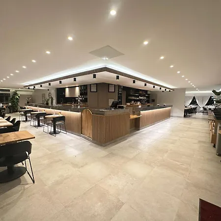 Hotel Grand Senia Orly