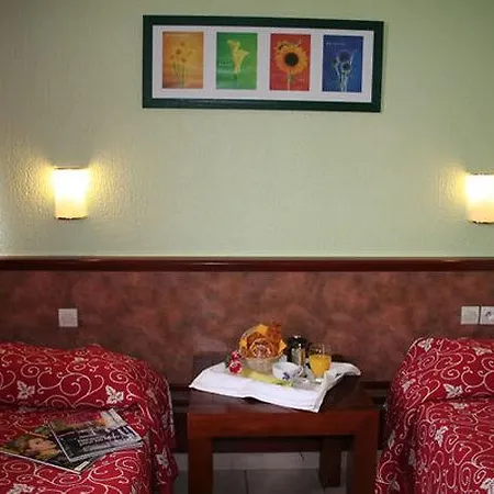 Hotel Grand Senia Orly